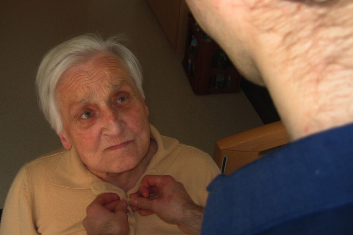 civilian-service-63616_1280 Alzheimer